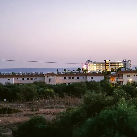 Costa Cornelia Homes Vila *