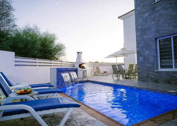 Costa Cornelia Homes Vila *