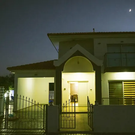 Costa Cornelia Homes איה נאפה