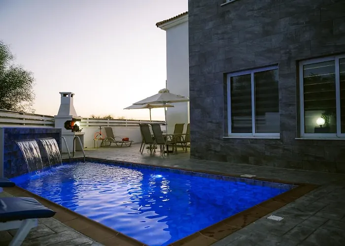 Costa Cornelia Homes ヴィラ